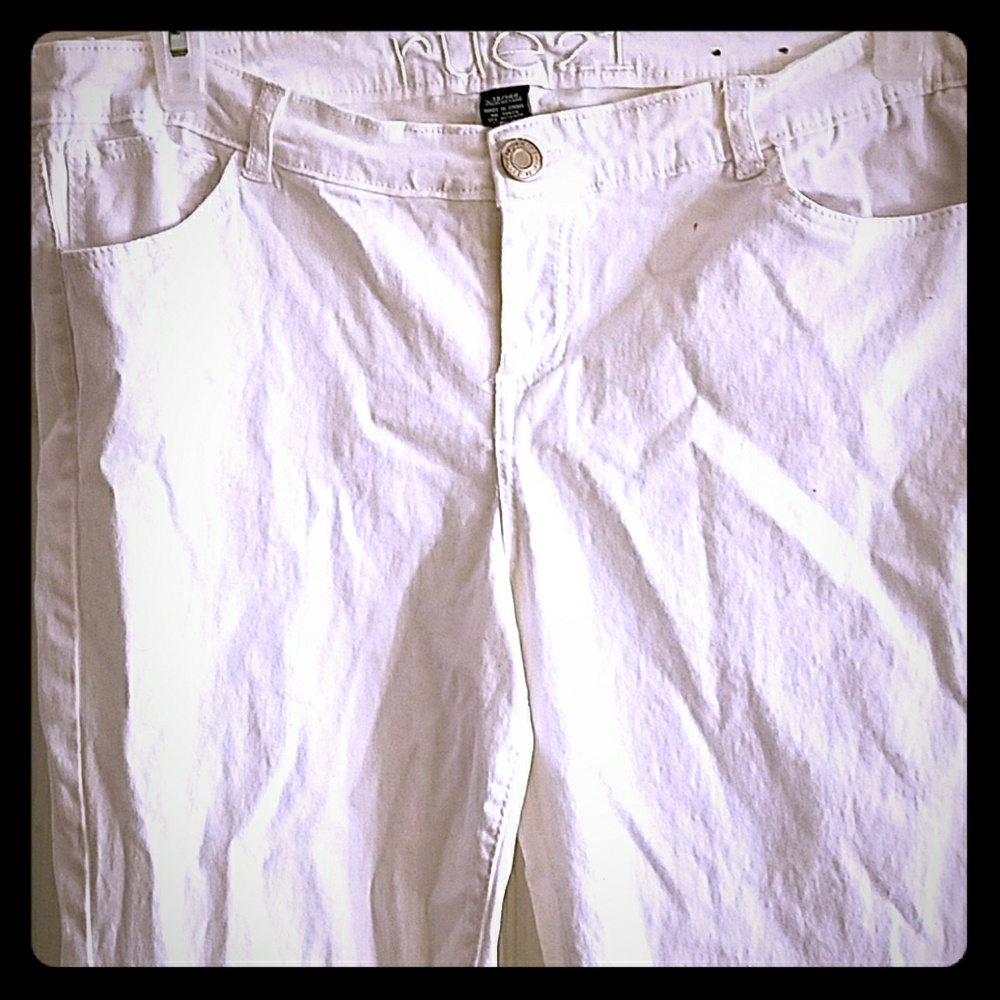 NEW Rue 21 white skinny jeans